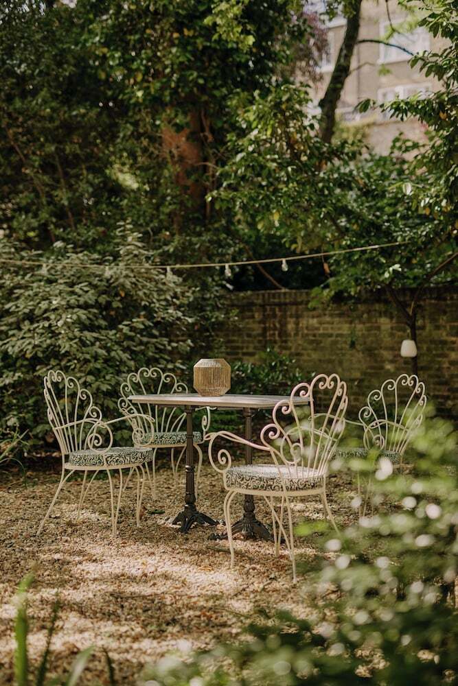 Hotel Ember Locke Kensington