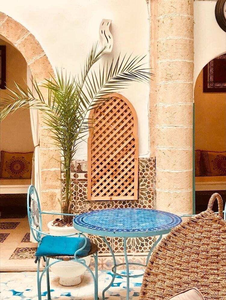 Riad Lalla Zina