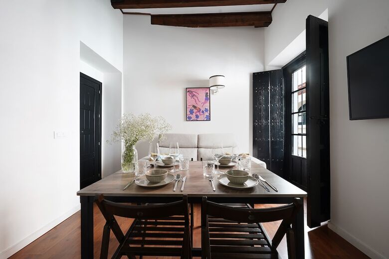 Aparthotel Numa Seville Alegre