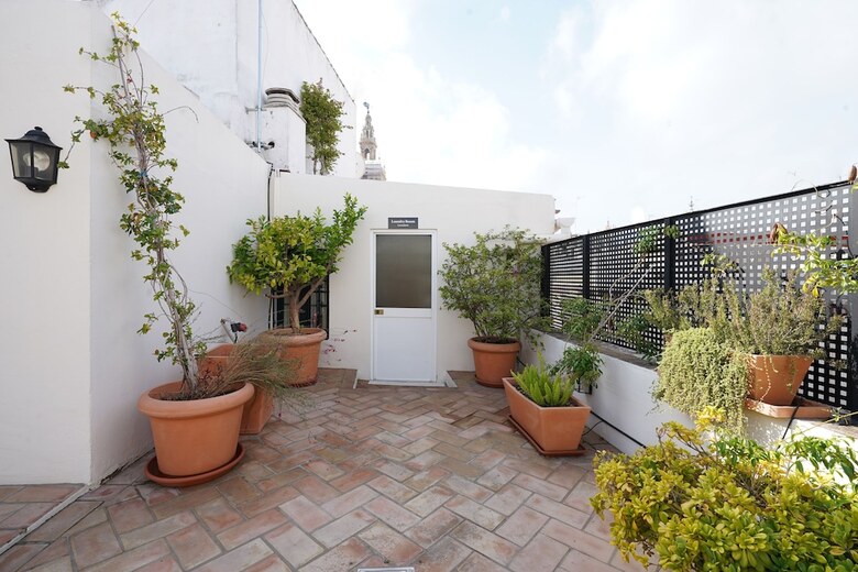 Aparthotel Numa Seville Alegre