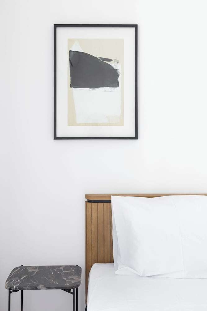Elliot Neapoli, Athens