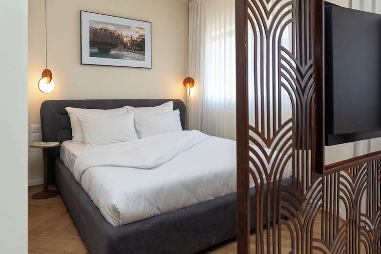 Hotel De Sheinkin Suites