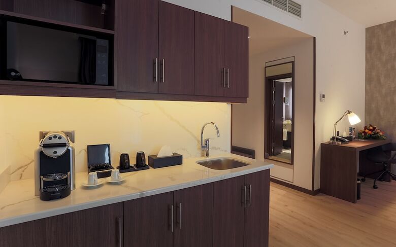 Comfort Hotel Jeddah King Road