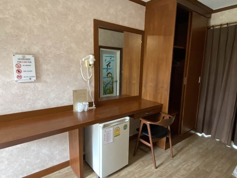 Hotel Roomquest Chonburi Laem Chabang