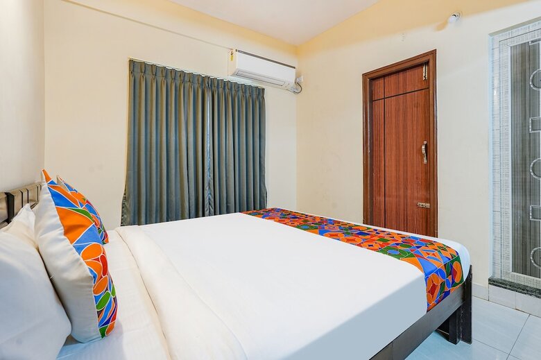 Fabhotel Crystal Suites