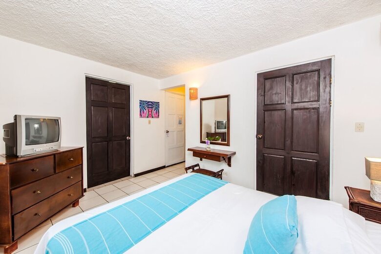 Hotel Pueblo Dorado