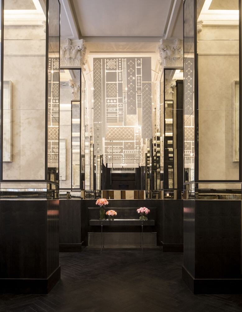 Four Seasons Hotel London At Tower Bridge