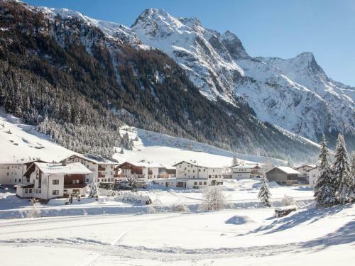 Apartment Sankt Leonhard Im Pitztal 1