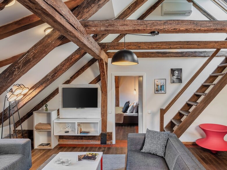 4 Arts Apartments By Adrez Living