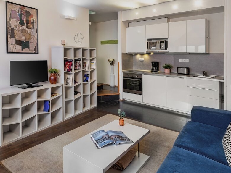 4 Arts Apartments By Adrez Living