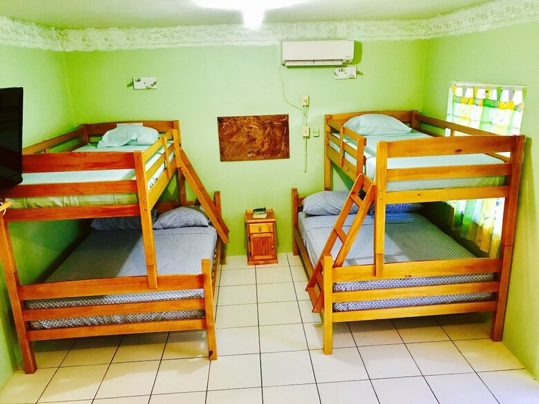 Apartamentos Bagos Eco Retreat & Cafe