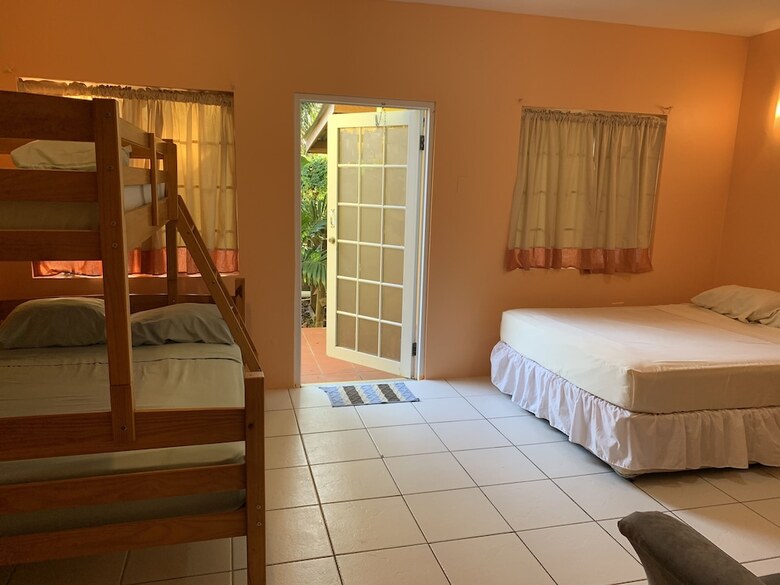 Apartamentos Bagos Eco Retreat & Cafe