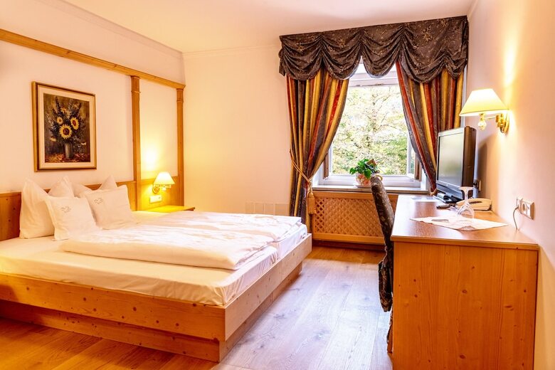 Hotel Goldenes R�ssl