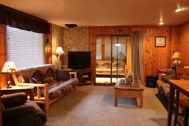Hotel Yellowstone Wildlife Cabins