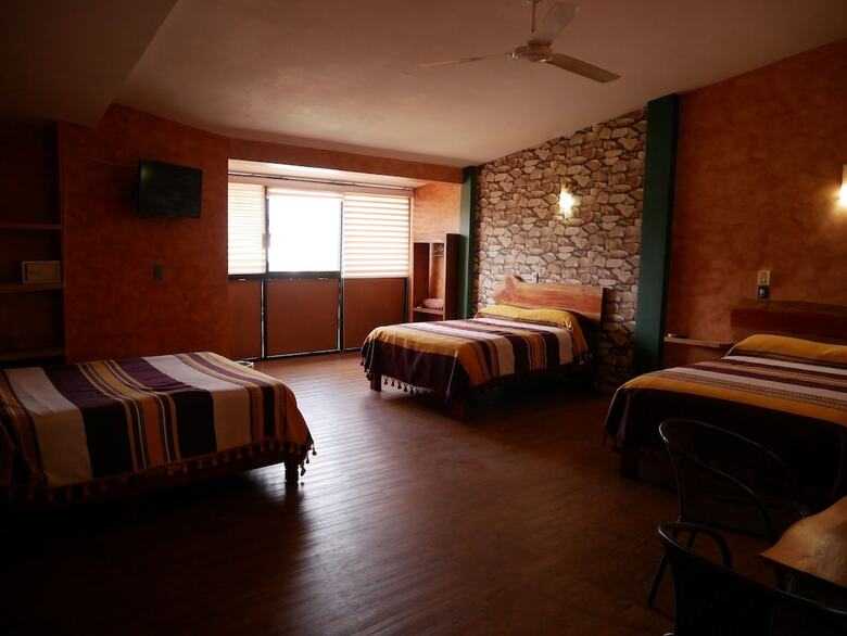 Madre Tierra Hotel & Coworking & Hostal