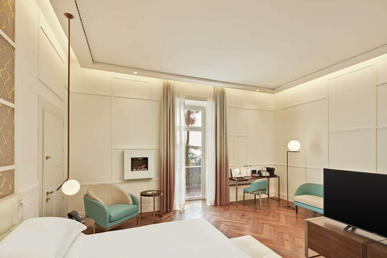 Hotel De Bonart Naples, Curio Collection By Hilton
