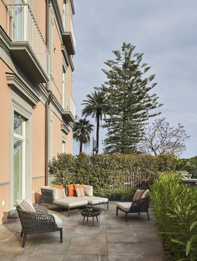 Hotel De Bonart Naples, Curio Collection By Hilton