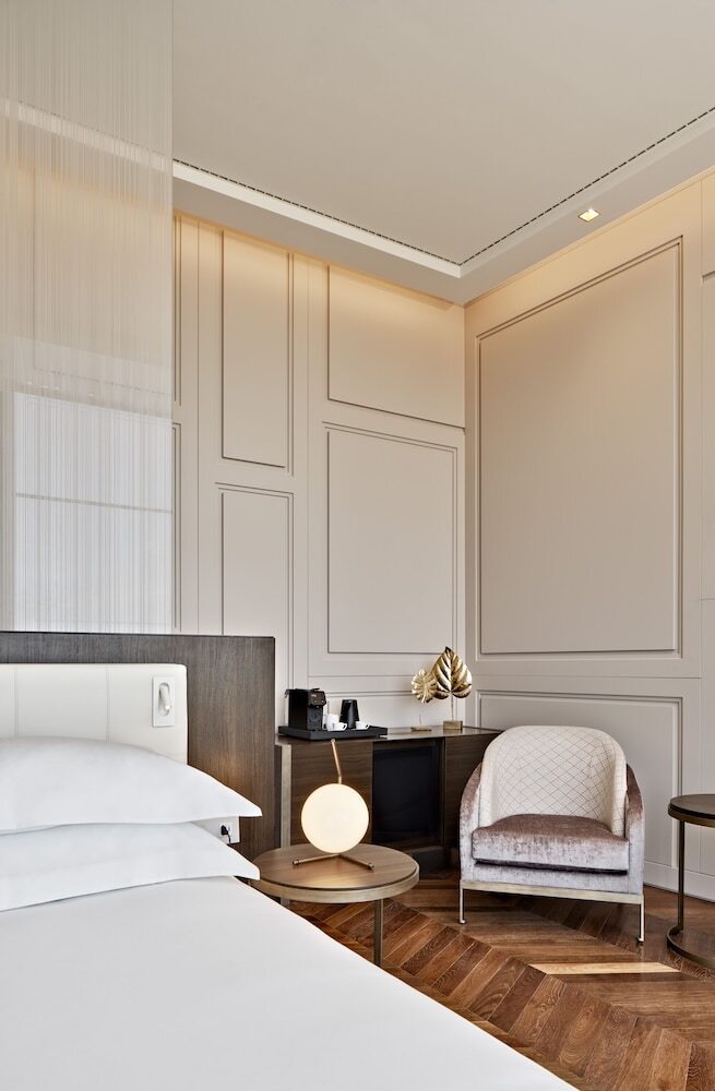 Hotel De Bonart Naples, Curio Collection By Hilton