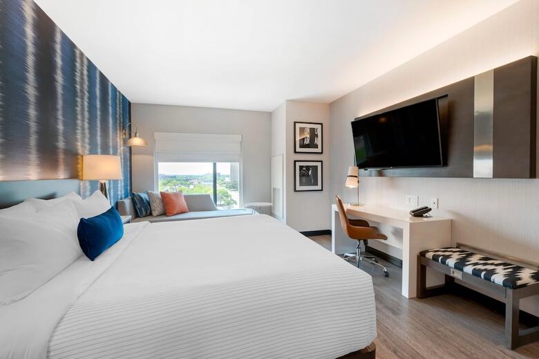 Cambria Hotel Detroit Downtown
