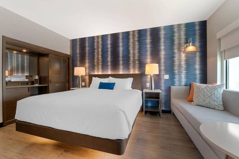 Cambria Hotel Detroit Downtown