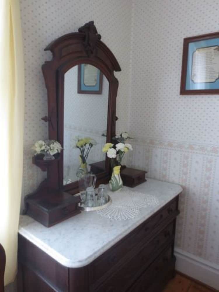 The Dominion House Bed & Breakfast