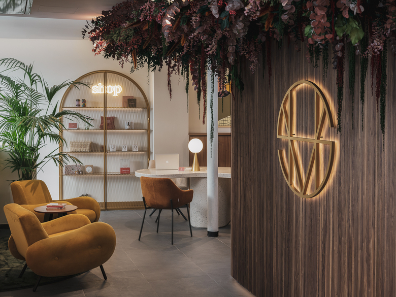 Seven Hotel