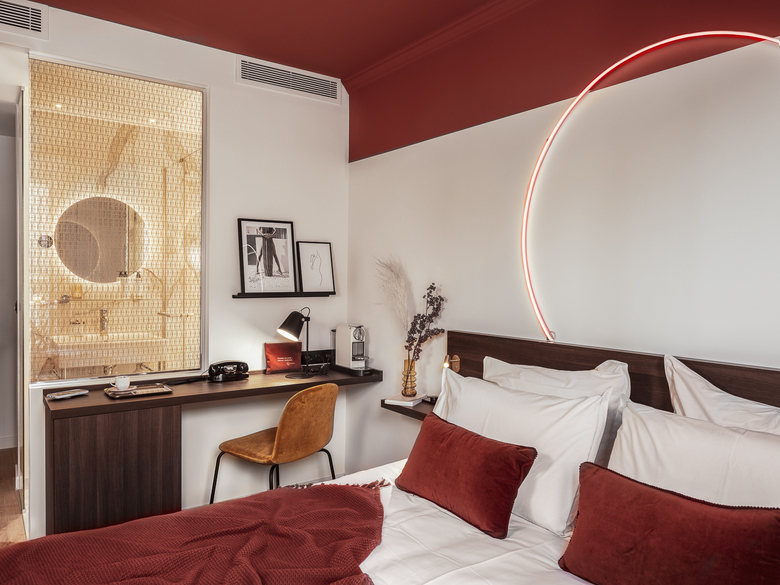 Seven Hotel