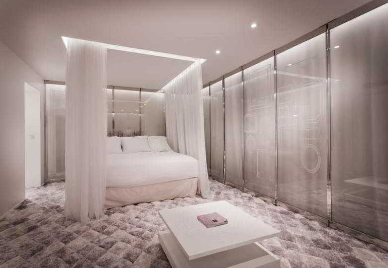 Seven Hotel