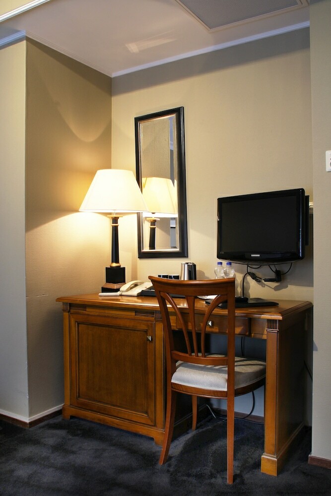 Apollofirst Boutique Hotel