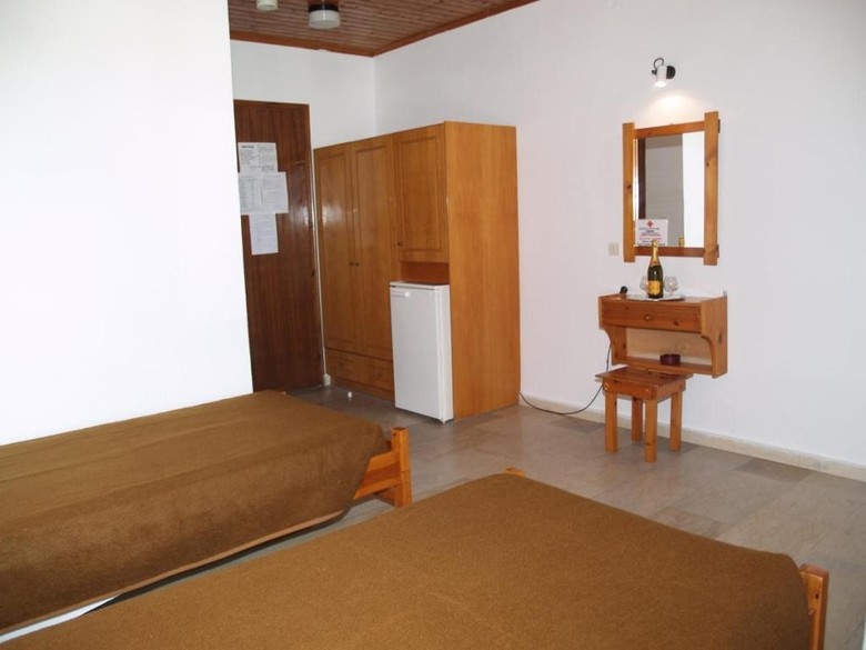 Hotel Lefkimi