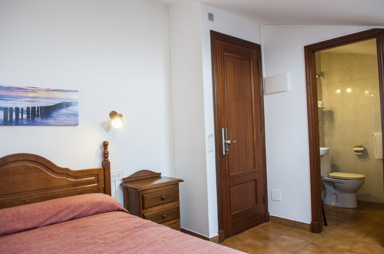 Hotel La Isla Hostal