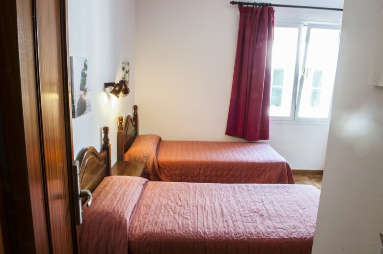 Hotel La Isla Hostal