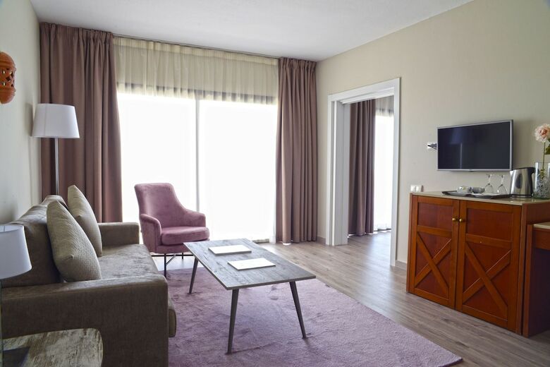 Hotel TRH Para�so