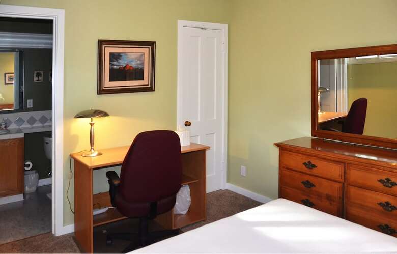 Canyon Inn - Downtown Los Alamos