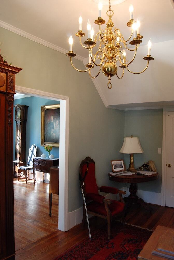 The Colonels B&B And Inn