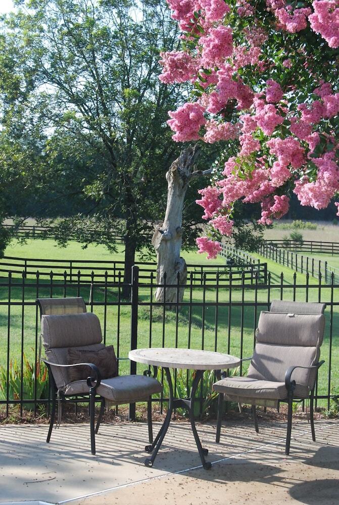 The Colonels B&B And Inn