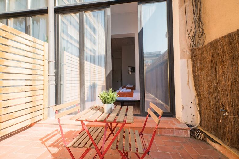 Pension Hostal Live Natura Barcelona
