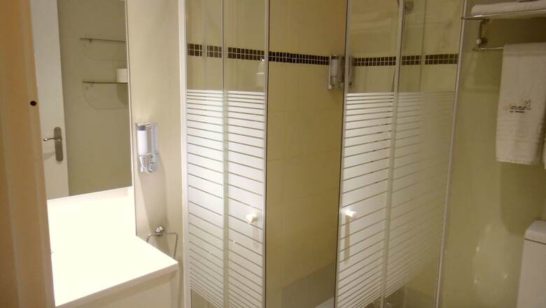 Pension Hostal Live Natura Barcelona