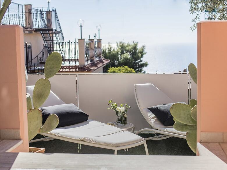 La Malandrina Apartments & Suites