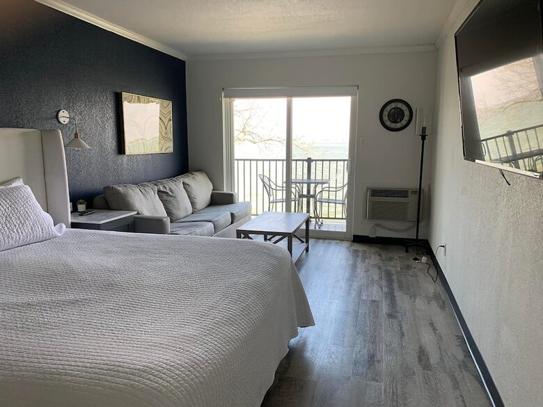 Hotel Lakeside Inn