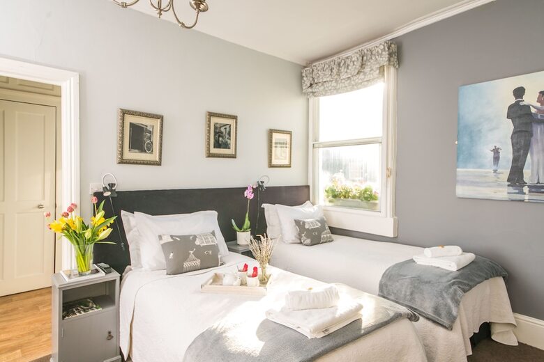 The Henry Guest House