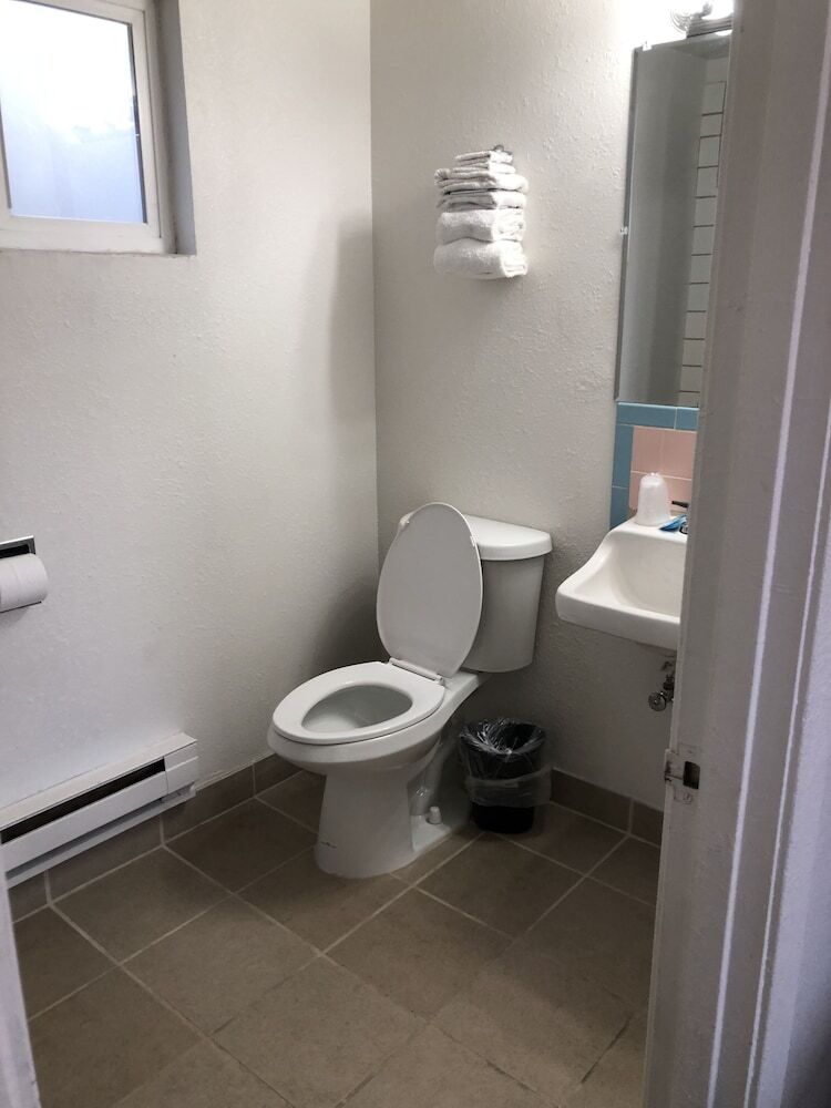 Townhouse Motel