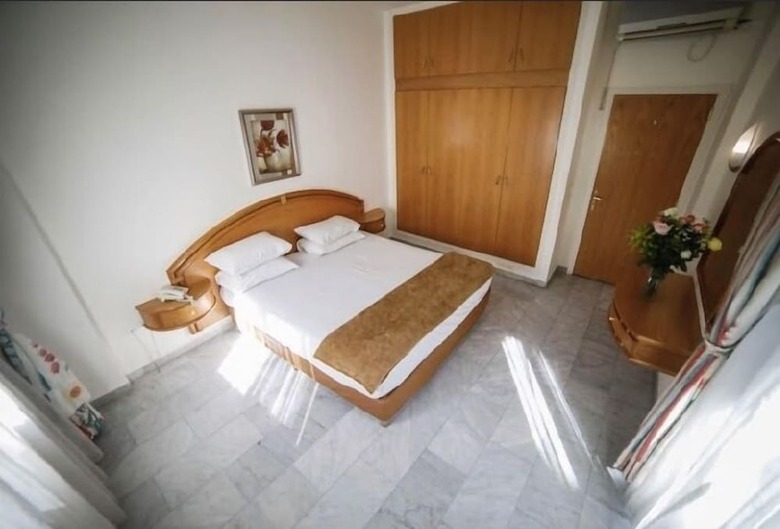 Aparthotel White House Apartments