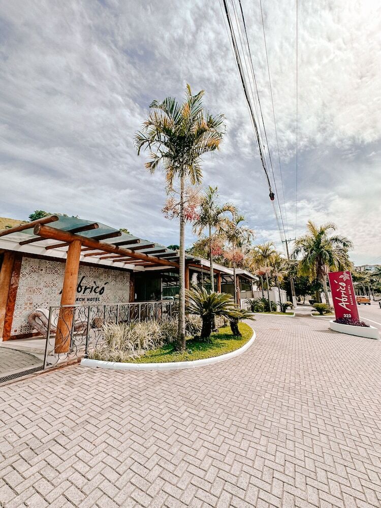 Abric� Beach Hotel