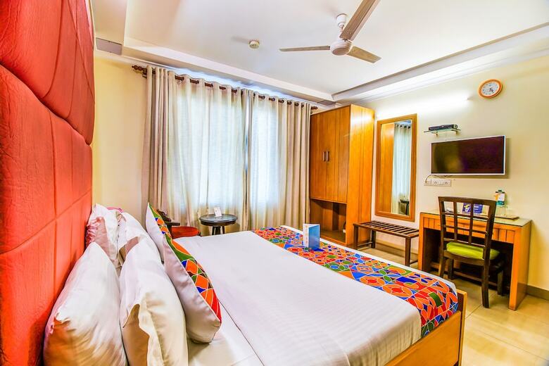 Fabhotel Signature Plaza