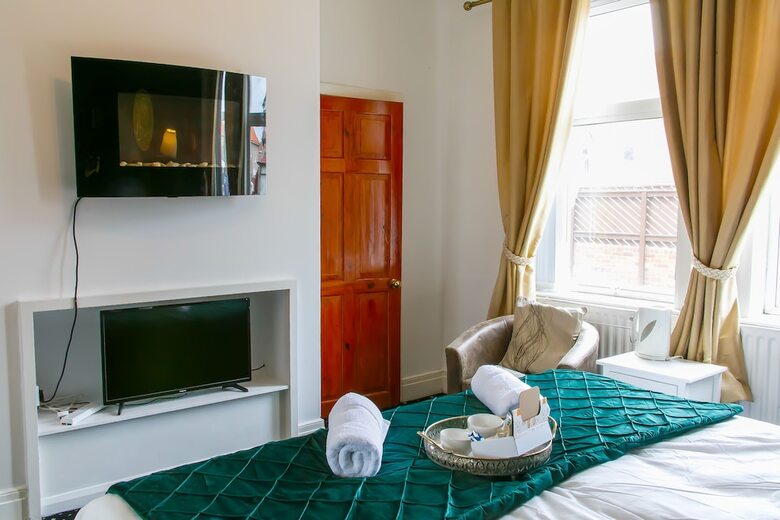 Hotel Mayfield Apartments