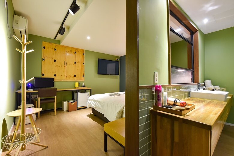 25 Hours Hotel
