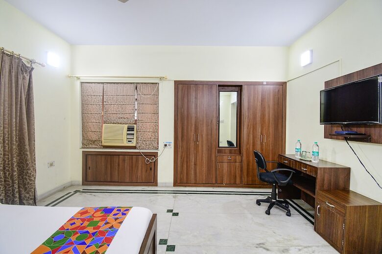 Hotel Fabexpress Ullash Residency