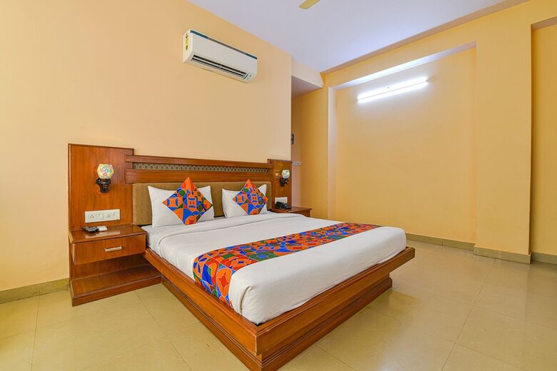 Fabhotel Royal Residency