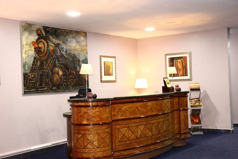 Hotel The Clan Suites